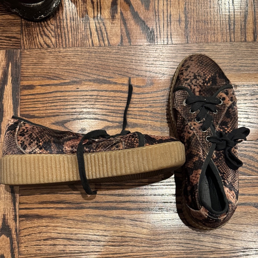 MM6 Maison Martin Margiela Black and Brown Snake Print Sneakers